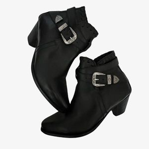 DINGO vintage western ankle boots